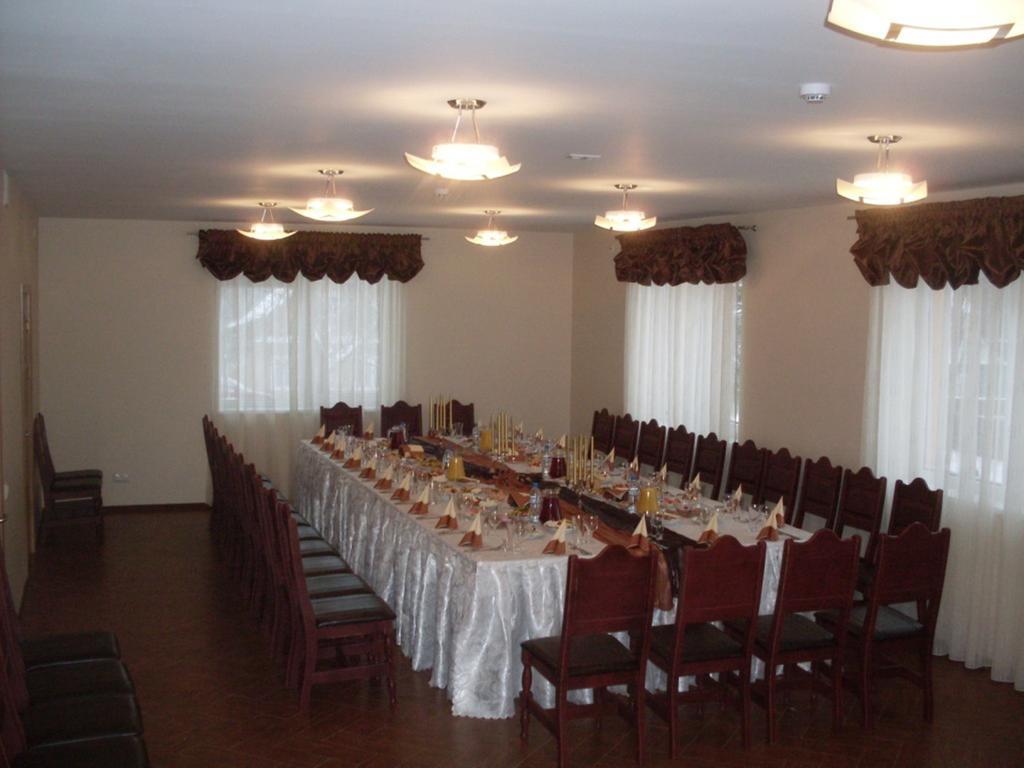 Hotel Surauciu Sveciu Namai à Aukštadvaris Extérieur photo